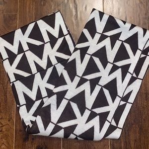 MK infinity scarf. Excellent condition 🤎